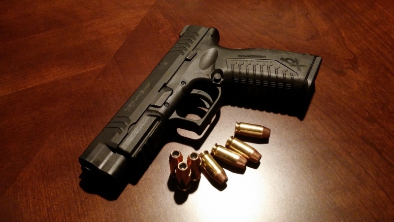 Иззеха пистолет и боеприпаси от мъж в Монтанско съобщиха от