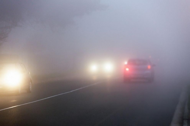 Видимостта в различни райони на страната е намалена заради мъгла