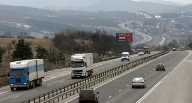 ОГРАНИЧЕНИЯ ЗА ТОВАРНИ АВТОМОБИЛИ Целогодишно за периода на официалните празници