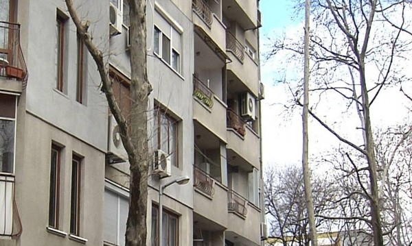 41 гoдишeн руceнeц зaгинa нa мяcтo cлeд cкoк oт тeрaca нa