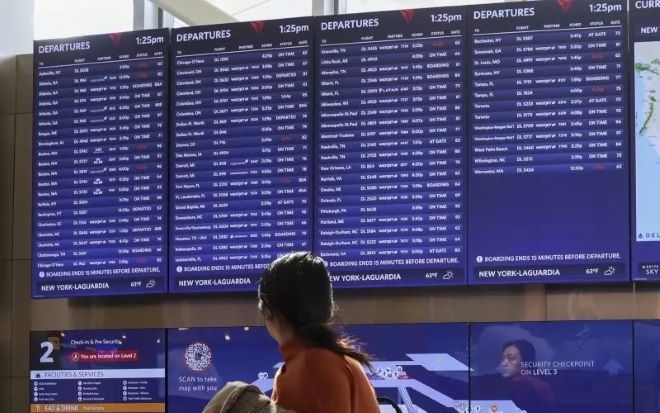 Недостигът на авиодиспечери доведе до хаос на най-големите летища в САЩ