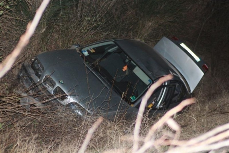 Мъж е катастрофирал с лек автомобил БМВ в Монтанско съобщиха