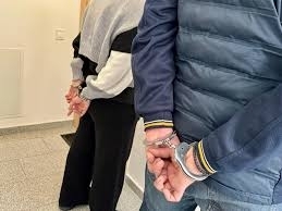 Полицейски служители са намерили крадците задигнали множество сладкиши и оборота