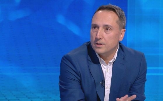 Има общ спад на позитивното отношение към политическите сили Всички