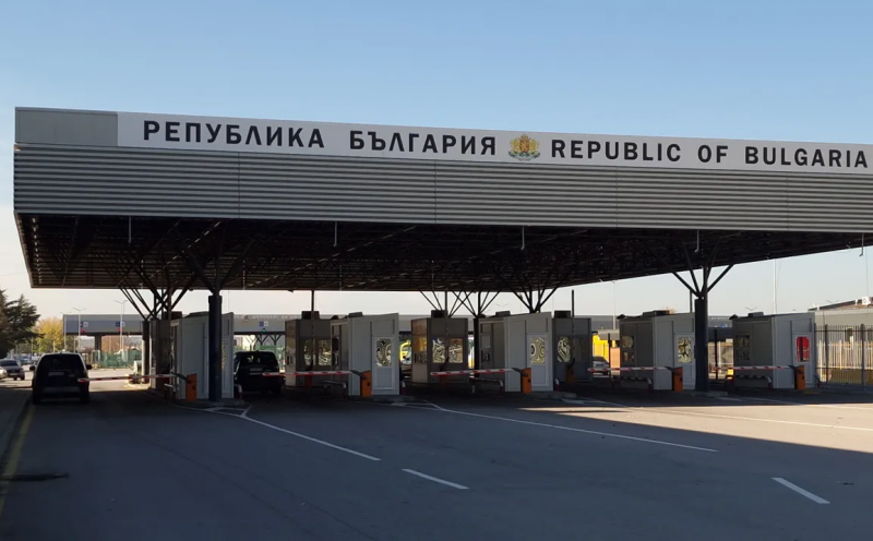 Служител на районното управление на полицията във Враца е задържан