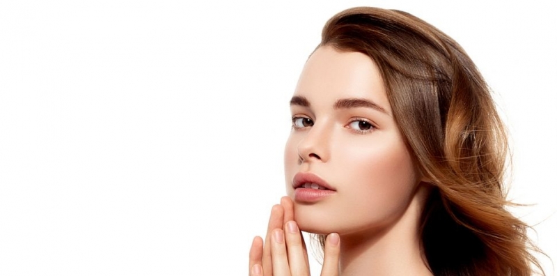 Разнобразие от фактори може да причинят накъсване на косата и