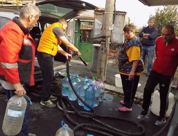 Водонските за битови нужди са разположени на 15 пункта в