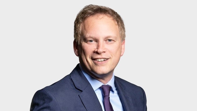 Бившият министър на отбраната на Великобритания Грант Шапс заяви че