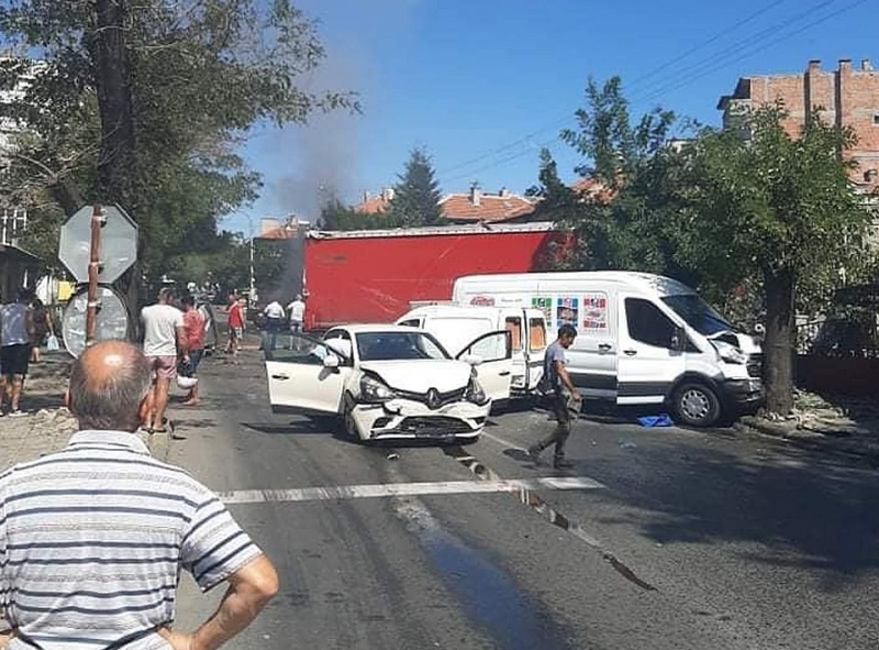 Блъснатата на пешеходната пътека да автогарата в Айтос жена е