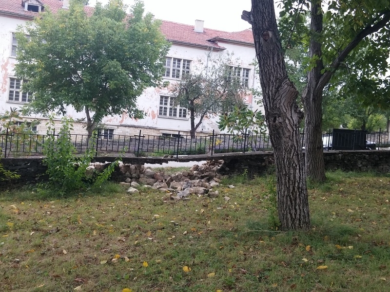 Жител на мездренското село Царевец е катастрофирал с лек автомобил