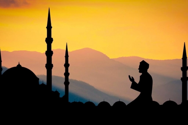 Мюсюлманите празнуват Рамазан Байрам с който приключват едномесечните пости Най важната