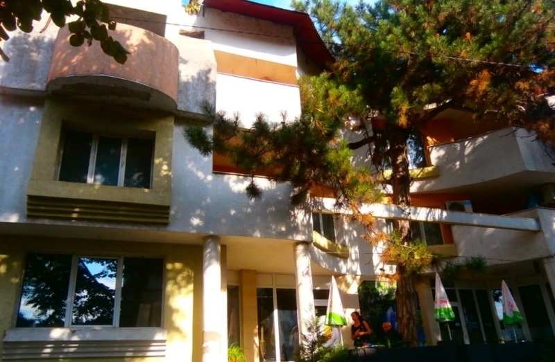 Частен съдебен изпълнител е обявил за публична продан многостаен апартамент