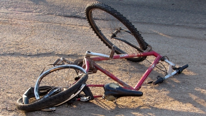 45-годишен колоездач загина след удар в дърво снощи в Банско,