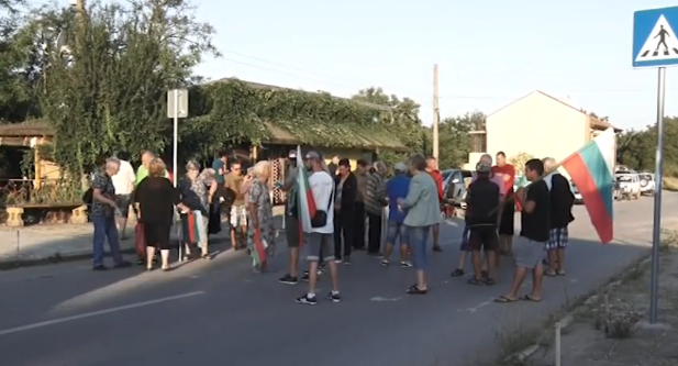 Нов протест заради африканската чума по свинете Стопани от ямболското