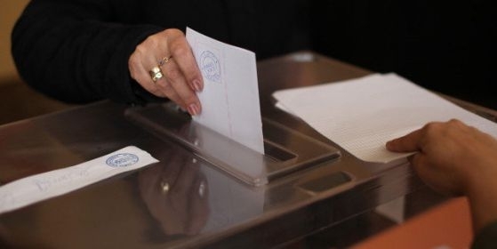 Член на секционната избирателна комисия в село Баланово е отстранен