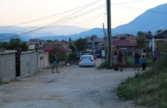 Служители на карловската полиция задържаха осем човека за ромския погром