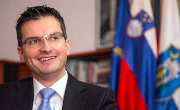 Словенският премиер Марян Шарец обвини Хърватия в нечувано поведение и