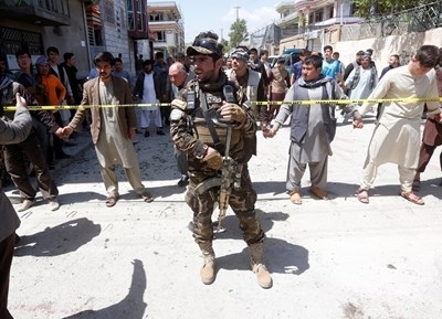 Най малко четирима души загинаха при самоубийствен атентат в афганистанската столица