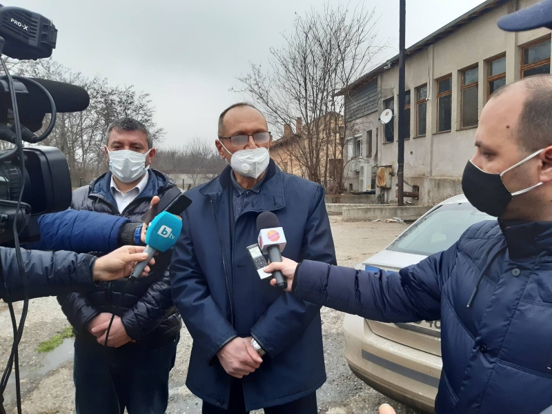 Удар на полицията! Разкриха високотехнологична лаборатория за отглеждане и обработка на марихуана в Калугерово /снимки/