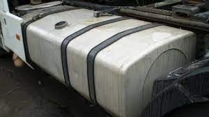 Полицаи издирват апаш източил нафтата на ТИР на Е 79 край