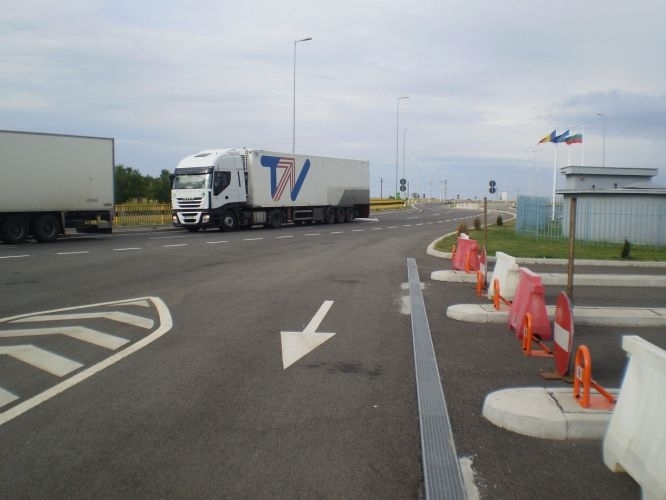 Одобрени са плановете за зимно поддържане на Дунав мост 2