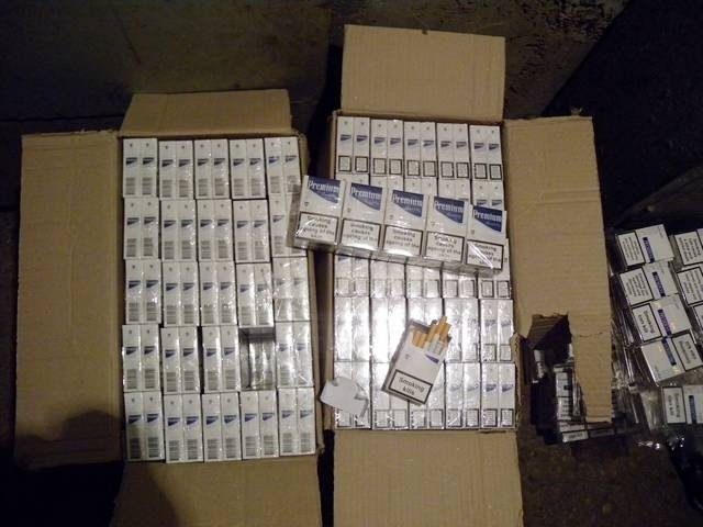 Полицаи намериха незаконни цигари при тараш на кола във Враца