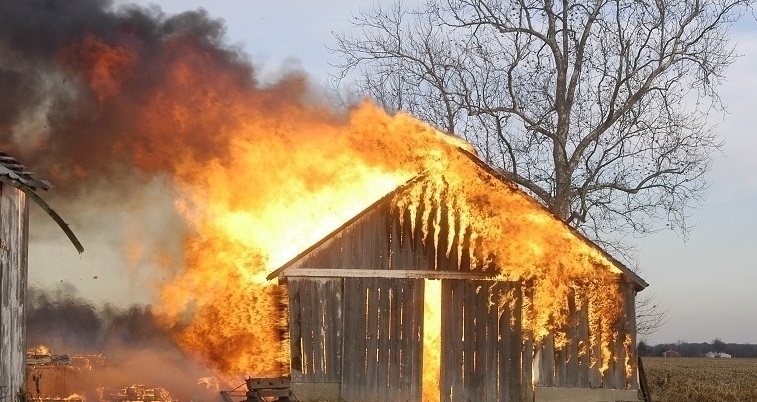 Пожар вилня в бунгало в Монтанско съобщават от полицията в