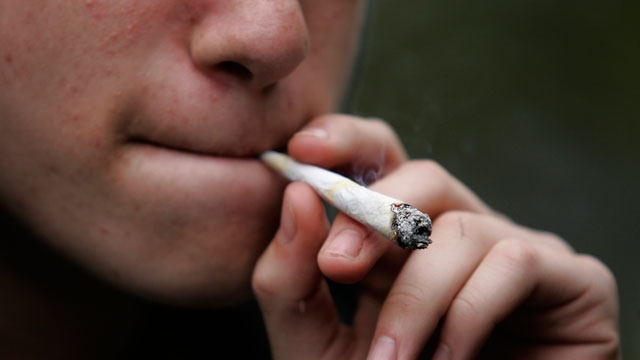 Полицията спипа четирима младежи с дрога в Мездра съобщават от