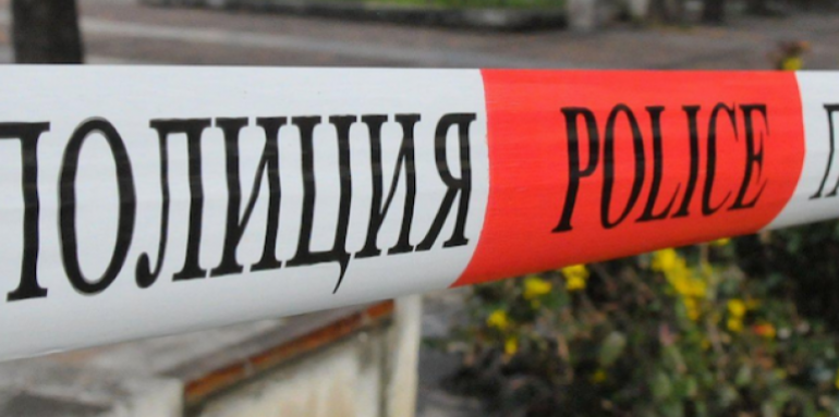 Трупът на 60 годишен мъж е намерен вчера в дома му