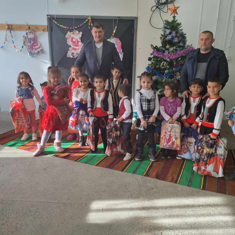 Празниците и изненадите продължават Кметът на Община Борован Иван Костовски