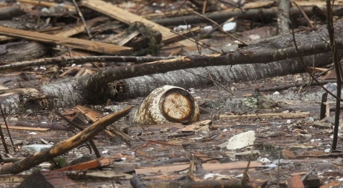Най малко 40 жертви взе свлачище в Уганда предадоха световните агенции