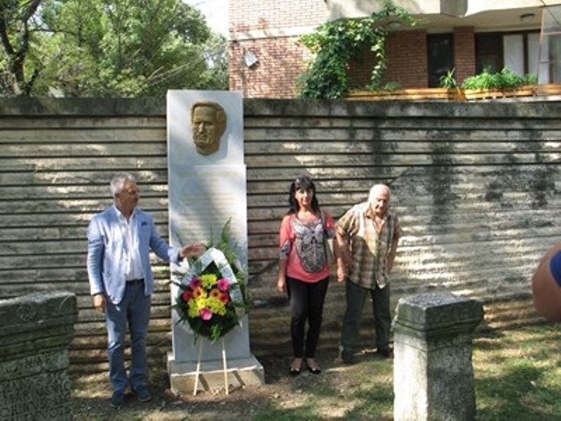 Кметът на Монтана Златко Живков, откри днес паметник на археолога