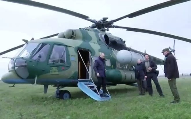 Украински дронове атакували вертолета на Путин