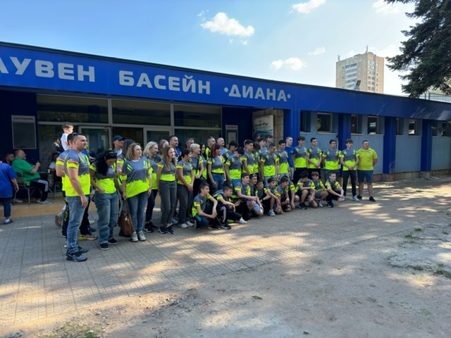 Гавра с децата на Враца! Треньор по водна топка сложи на мушка конкурентен тим, извади ги от първенството /снимки/