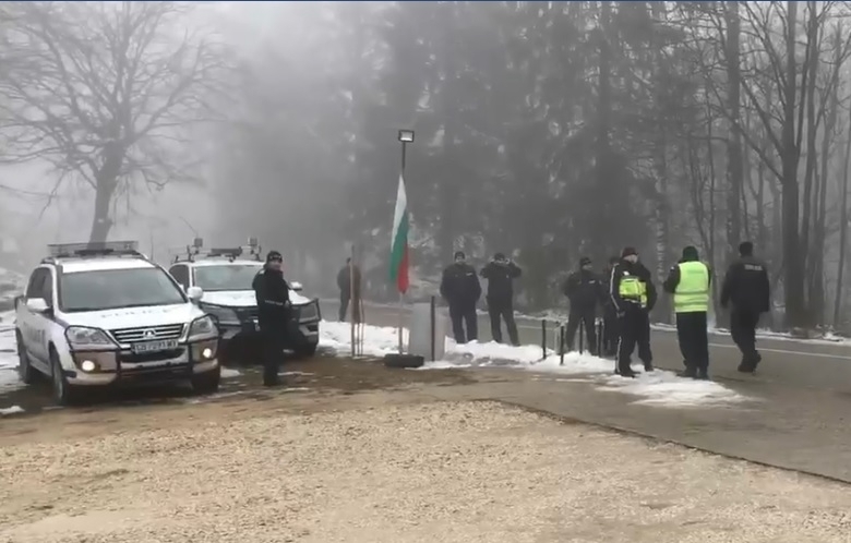 Четирима от протестиращите срещу високите цени на горивата в Берковско