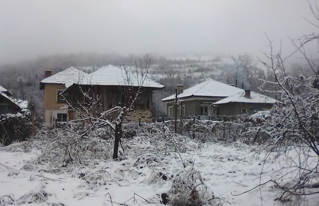 40 л кв м дъжд е паднал в Говежда и Замфирово