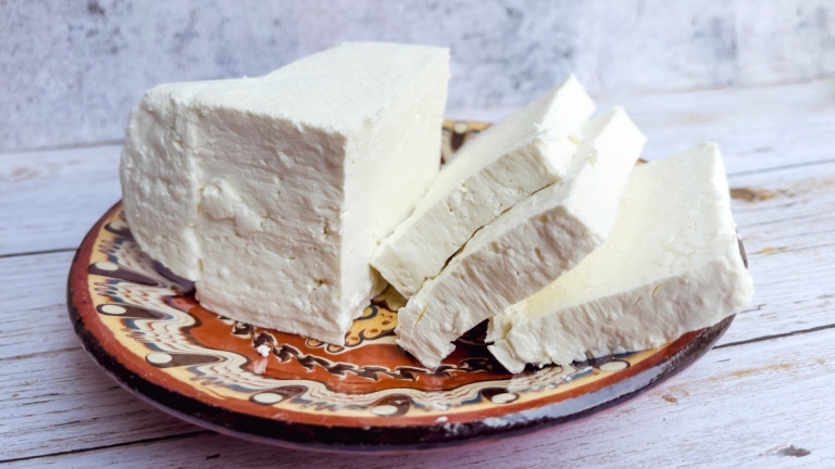 Близо 9500 тона фалшиво сирене са продали мандрите у нас