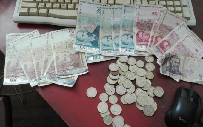 Двама задигнаха пари от игрална зала в Белоградчик съобщиха от