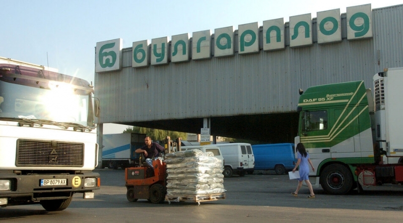 Почнаха да разграбват официалните бизнеси на Къро