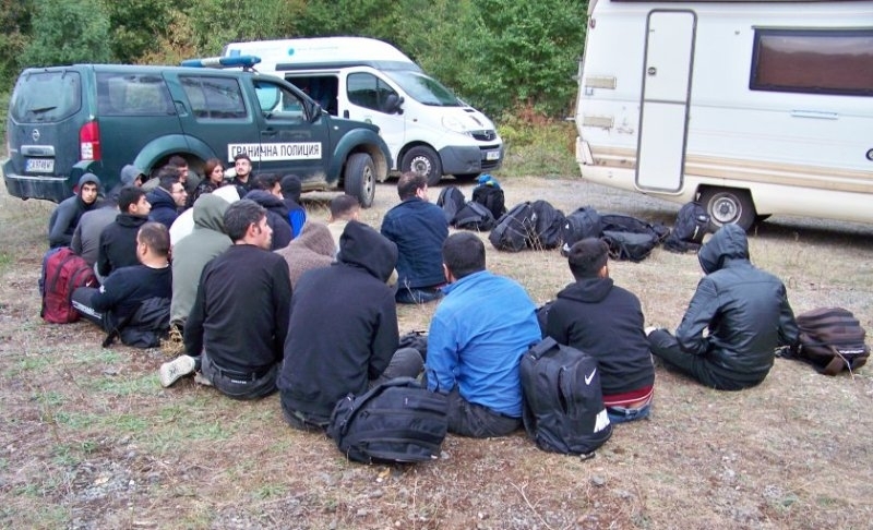 По 100 евро е взимал каналджията превозващ нелегални мигранти в