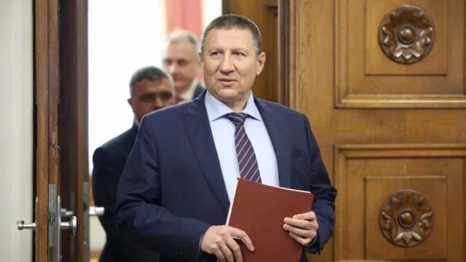 Прокуратурата крие какво е подписвал Борислав Сарафов, откакто е незаконен