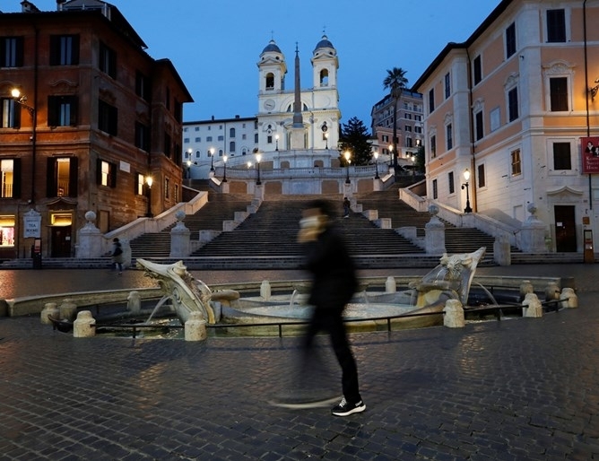 82 годишната Севера Белоти и 86 годишният Луиджи Карара от град Бергамо