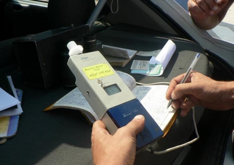 Служители на реда са хванали пиян шофьор ломското в село