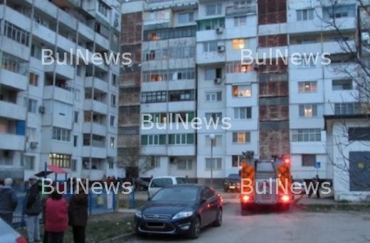 Евакуираха блок заради пожар, подозират умишлен палеж