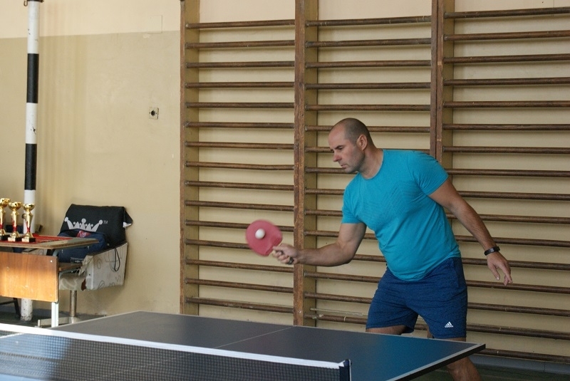 За поредна година община Мездра организира безплатни занимания по тенис