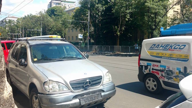 15 годишно момиче е било ударено от автомобил на пешеходна