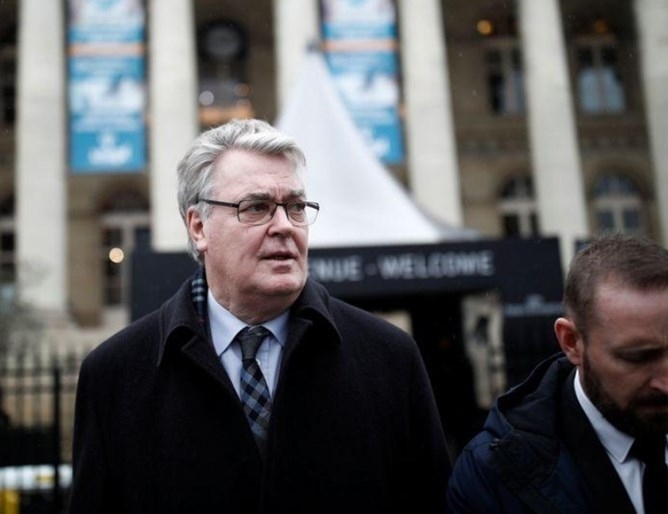 Висшият френски чиновник който ръководи спорната пенсионна реформа в страната