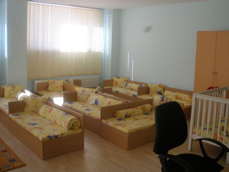 Вандал е счупил врата на детската ясла в Роман съобщиха