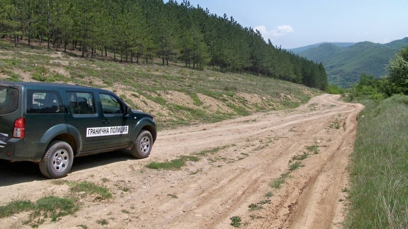 24 мигранти и водачът им са задържани в покрайнините на