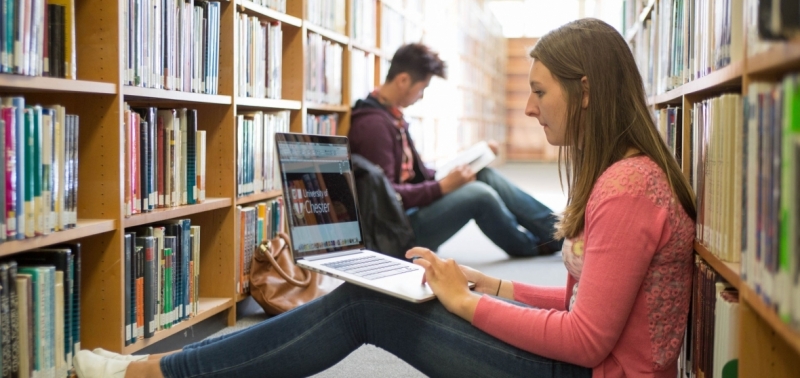 Великобритания запазва студентските кредити за кандидат студенти от ЕС и за